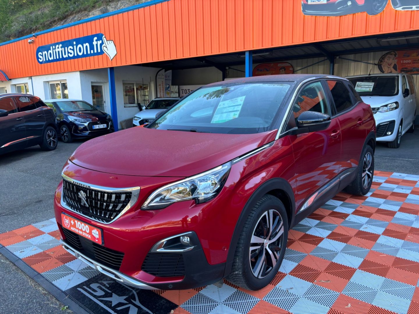 PEUGEOT 3008 - PureTech 130 EAT8 ALLURE Toit Noir